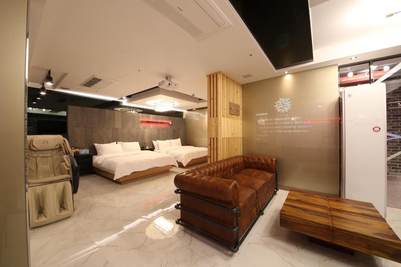 The J Hotel Daegu Exterior photo